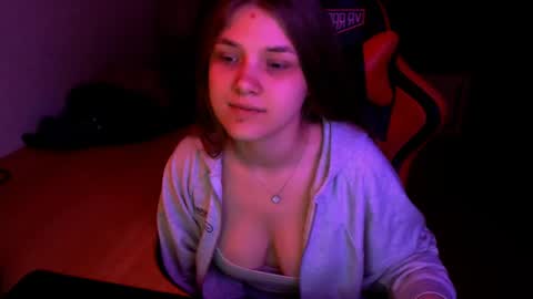 Mari online show from 04-30-26, 04:57