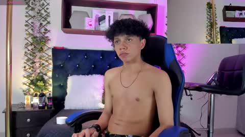 Snapshot of _taylor_black chatting on 12-04-25, 10:40 Taylor online show from 12-04-25, 10:40