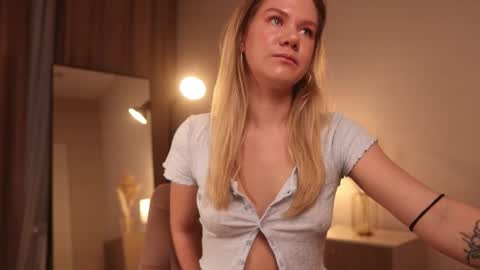 Annie online show from 02-17-25, 01:25