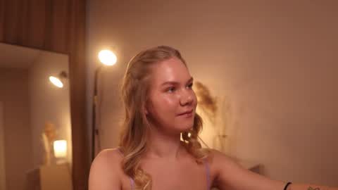 Annie online show from 02-23-25, 01:24