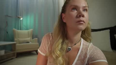 Annie online show from 10-13-25, 01:38