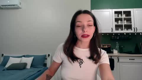 Mia online show from 02-02-26, 04:27