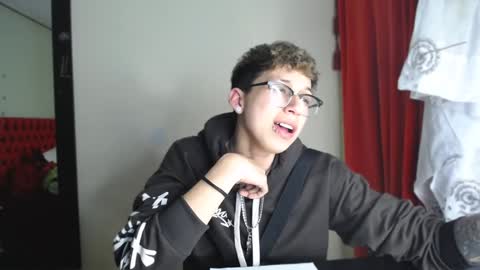 Thomas online show from 12-24-24, 02:32