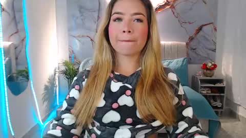 _tiffany1 online show from 09-14-25, 06:40