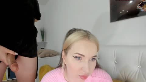 Snapshot of _timeless_paradox chatting on 10-22-25, 11:10 LilyOpen Pvt online show from 10-22-25, 11:10