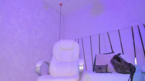 Rousse  online show from 01-18-25, 06:53