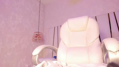 Rousse  online show from 02-19-25, 07:27