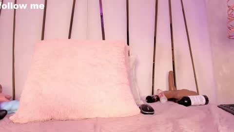 Rousse  online show from 02-23-25, 01:24