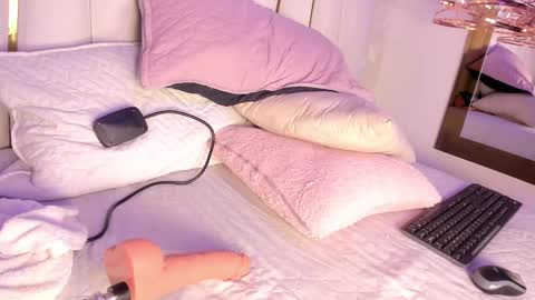 Rousse  online show from 03-11-25, 10:42