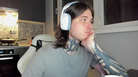 Snapshot of _torfin_ chatting on 12-09-24, 12:23 _torfin_ online show from 12-09-24, 12:23