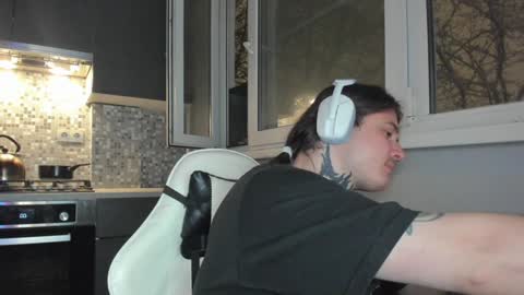 Snapshot of _torfin_ chatting on 12-15-24, 10:47 _torfin_ online show from 12-15-24, 10:47