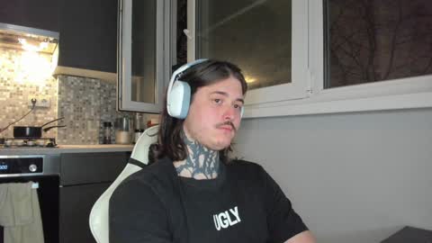 Snapshot of _torfin_ chatting on 01-17-25, 06:54 _torfin_ online show from 01-17-25, 06:54