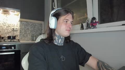 Snapshot of _torfin_ chatting on 03-11-25, 12:44 _torfin_ online show from 03-11-25, 12:44