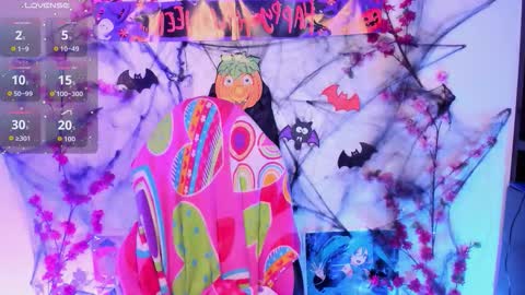     online show from 10-18-25, 03:31