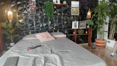 _valentina_69 online show from 09-19-25, 03:45