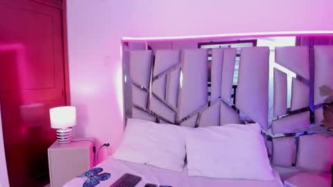 _valeria_saenz_ online show from 09-29-25, 02:06