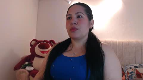 Snapshot of _valeriamiller chatting on 12-02-25, 03:23 valeria online show from 12-02-25, 03:23