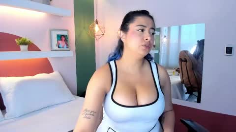 Snapshot of _valeryboobs_ chatting on 05-26-26, 01:51 _valeryboobs_ online show from 05-26-26, 01:51