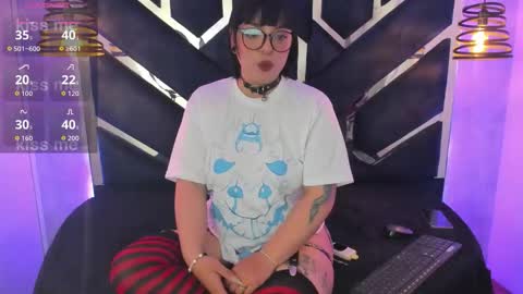 Snapshot of _vermell_ chatting on 09-09-25, 07:02 Vermeil online show from 09-09-25, 07:02