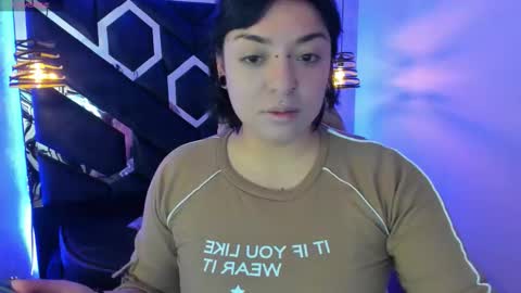 Snapshot of _vermell_ chatting on 10-11-25, 07:23 Vermeil online show from 10-11-25, 07:23