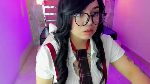 Snapshot of _vermell_ chatting on 10-19-25, 08:53 Vermeil online show from 10-19-25, 08:53