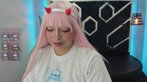 Snapshot of _vermell_ chatting on 11-12-25, 07:35 Vermeil online show from 11-12-25, 07:35