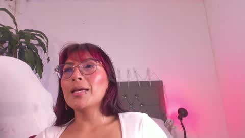 Snapshot of _veronicadeleon_ chatting on 12-06-24, 01:55 Veronica online show from 12-06-24, 01:55