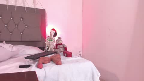 Snapshot of _veronicadeleon_ chatting on 12-08-24, 04:50 Veronica online show from 12-08-24, 04:50