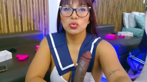 Snapshot of _veronicadeleon_ chatting on 09-13-25, 01:55 Veronica online show from 09-13-25, 01:55