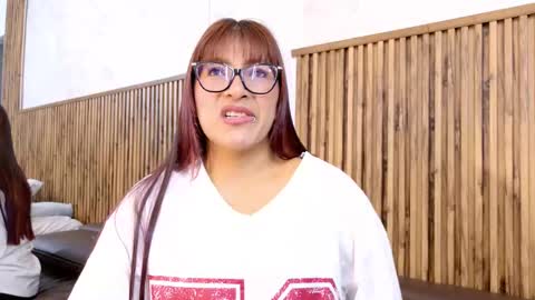 Snapshot of _veronicadeleon_ chatting on 10-06-25, 01:08 Veronica online show from 10-06-25, 01:08