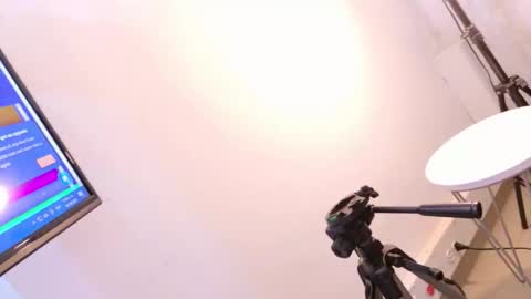 Snapshot of _veronicadeleon_ chatting on 10-16-25, 12:17 Veronica online show from 10-16-25, 12:17