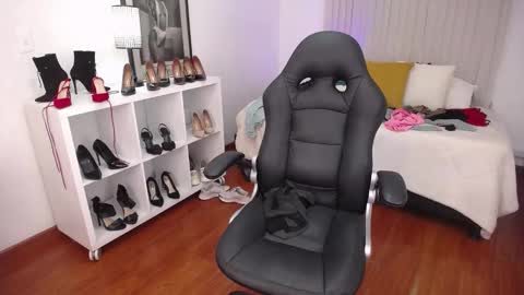 Snapshot of _victoria_collins chatting on 12-17-24, 03:49 Sol online show from 12-17-24, 03:49