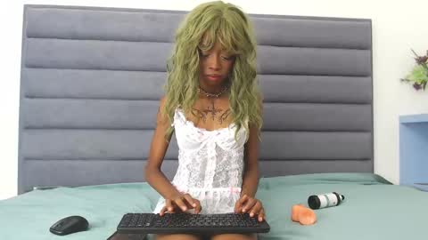 _violet_moon1 online show from 02-22-25, 09:59