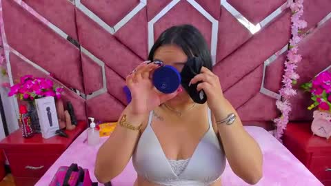 _violeta18_ online show from 10-21-25, 03:07