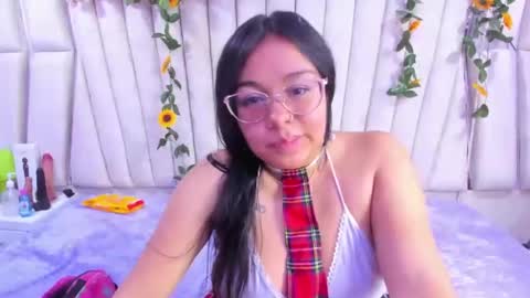 _violeta18_ online show from 10-30-25, 02:35