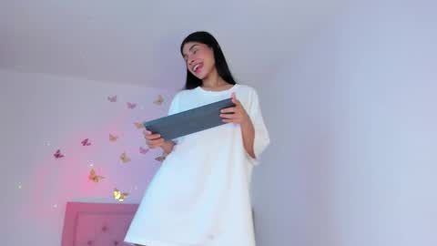 Snapshot of _violetadulce chatting on 09-24-25, 05:22 Violeta online show from 09-24-25, 05:22