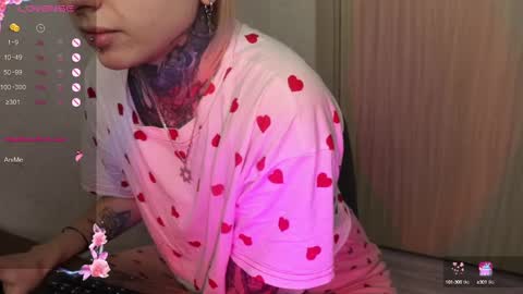 Snapshot of _viv1an_ chatting on 01-13-25, 04:41 Alis online show from 01-13-25, 04:41