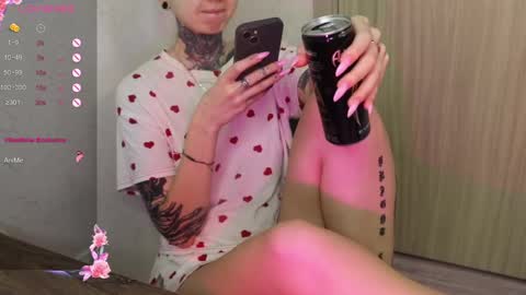 Snapshot of _viv1an_ chatting on 01-16-25, 10:42 Alis online show from 01-16-25, 10:42