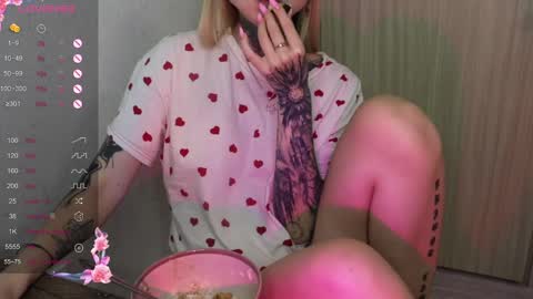 Snapshot of _viv1an_ chatting on 01-19-25, 02:49 Alis online show from 01-19-25, 02:49