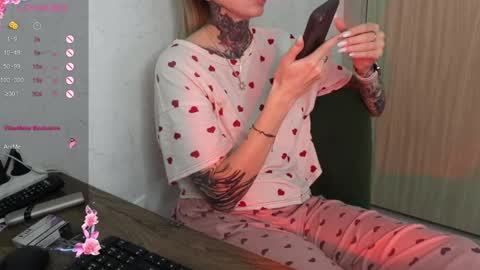 Snapshot of _viv1an_ chatting on 02-03-25, 09:41 Alis online show from 02-03-25, 09:41