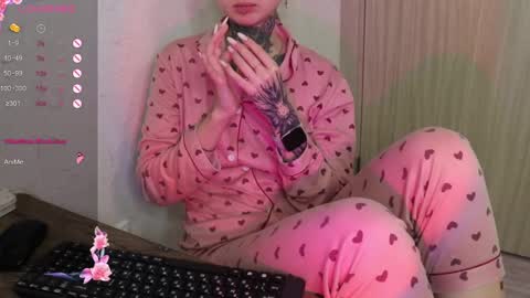 Snapshot of _viv1an_ chatting on 02-04-25, 08:59 Alis online show from 02-04-25, 08:59