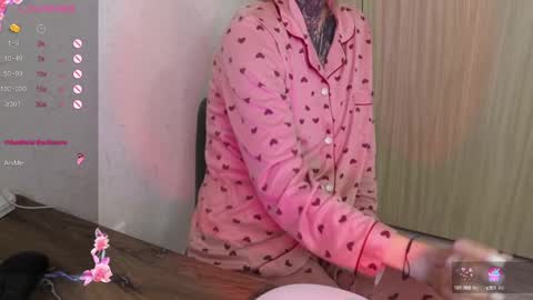 Snapshot of _viv1an_ chatting on 02-05-25, 08:00 Alis online show from 02-05-25, 08:00