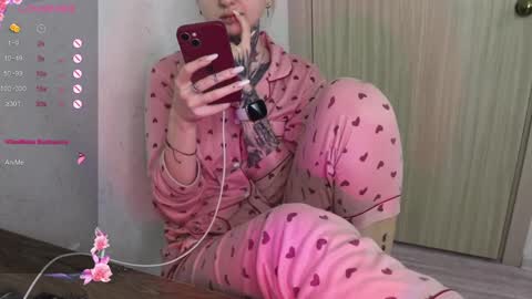 Snapshot of _viv1an_ chatting on 02-13-25, 09:30 Alis online show from 02-13-25, 09:30