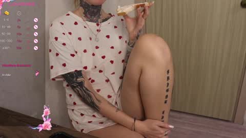 Snapshot of _viv1an_ chatting on 02-16-25, 12:43 Alis online show from 02-16-25, 12:43