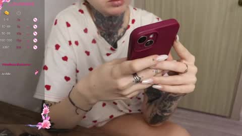 Snapshot of _viv1an_ chatting on 02-17-25, 05:25 Alis online show from 02-17-25, 05:25