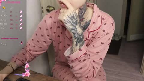 Snapshot of _viv1an_ chatting on 02-26-25, 04:36 Alis online show from 02-26-25, 04:36