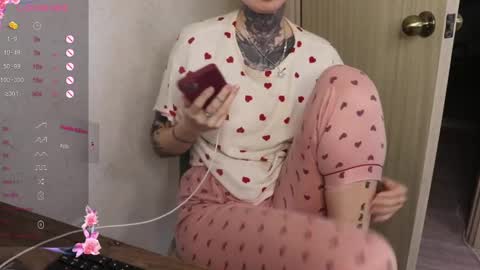 Snapshot of _viv1an_ chatting on 03-05-25, 06:33 Alis online show from 03-05-25, 06:33