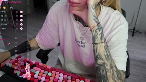 Snapshot of _viv1an_ chatting on 09-09-25, 07:19 Alis online show from 09-09-25, 07:19