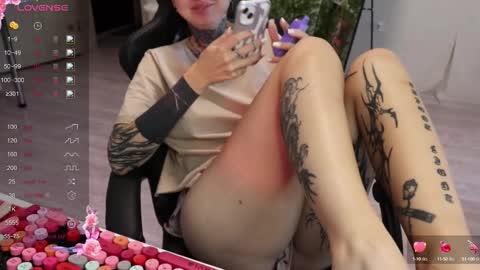 Snapshot of _viv1an_ chatting on 09-13-25, 07:41 Alis online show from 09-13-25, 07:41