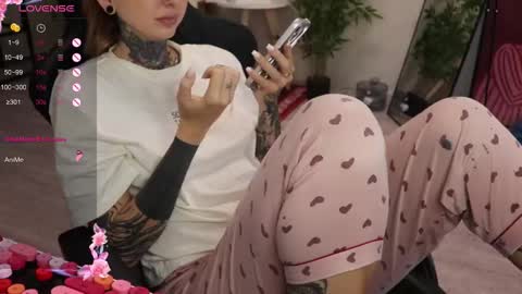 Snapshot of _viv1an_ chatting on 09-28-25, 07:58 Alis online show from 09-28-25, 07:58